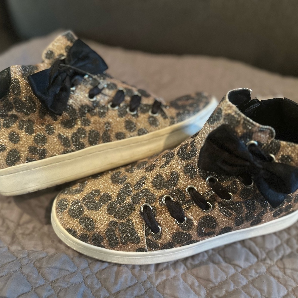 ✨Kenneth Cole Reaction Leopard Print Kids Sneakers